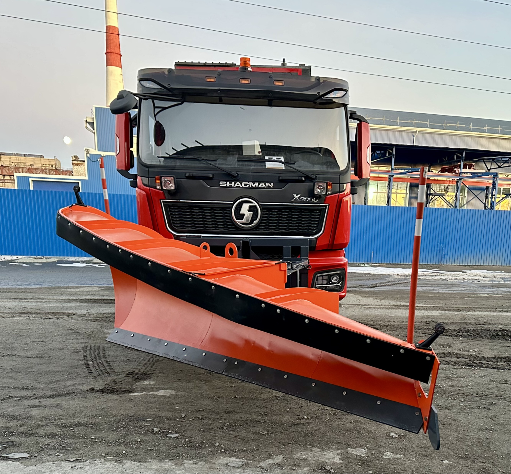 Комбинированная дорожная машина КДМ Shacman 9110S6 