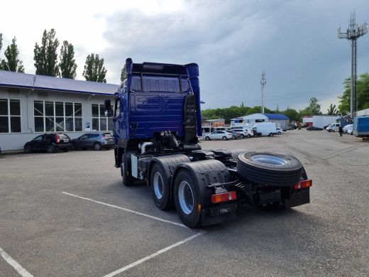 Тягач МАЗ-643028