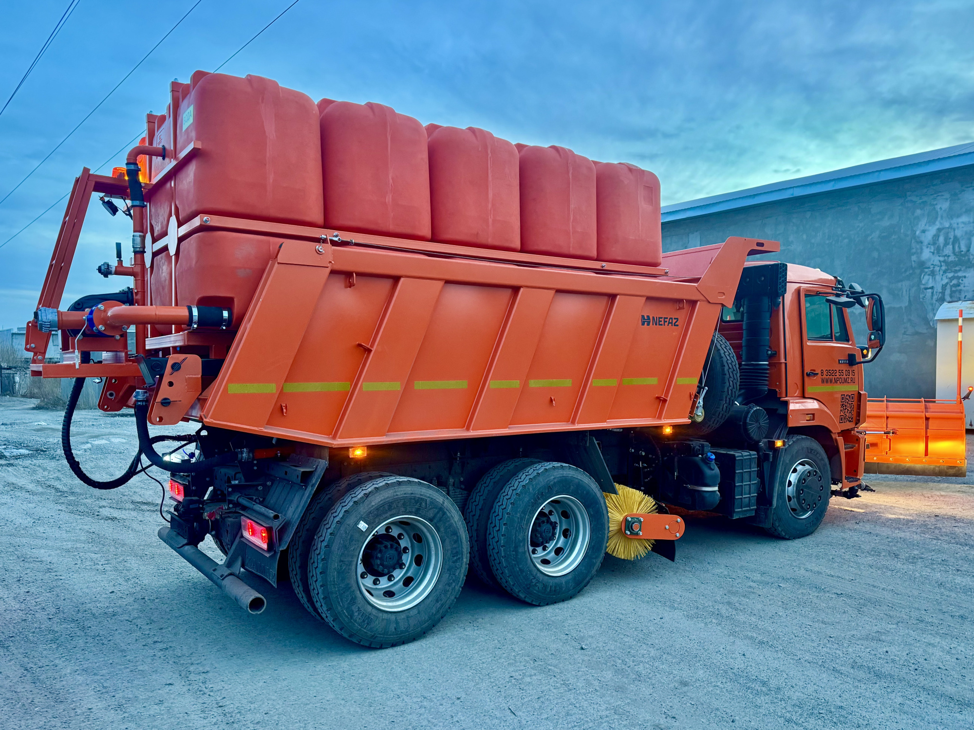 Поливомоечный автомобиль КАМАЗ 65115 (9110К2)