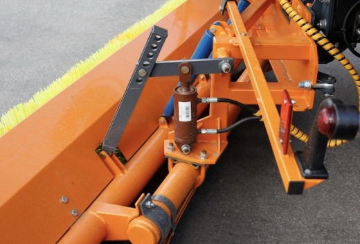 Щетка задняя КДМ  УМЗ ЩЗ2800 Щетка задняя КДМ  УМЗ ЩЗ2800